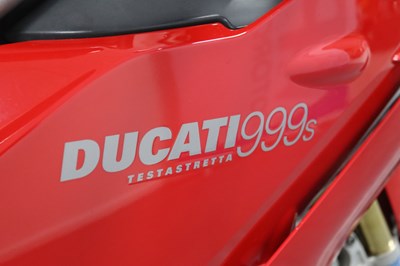 Lot 11 - 2004 Ducati 999S