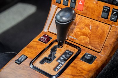 Lot 3 - 1999 Mercedes-Benz SL 320
