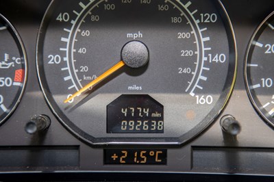 Lot 3 - 1999 Mercedes-Benz SL 320