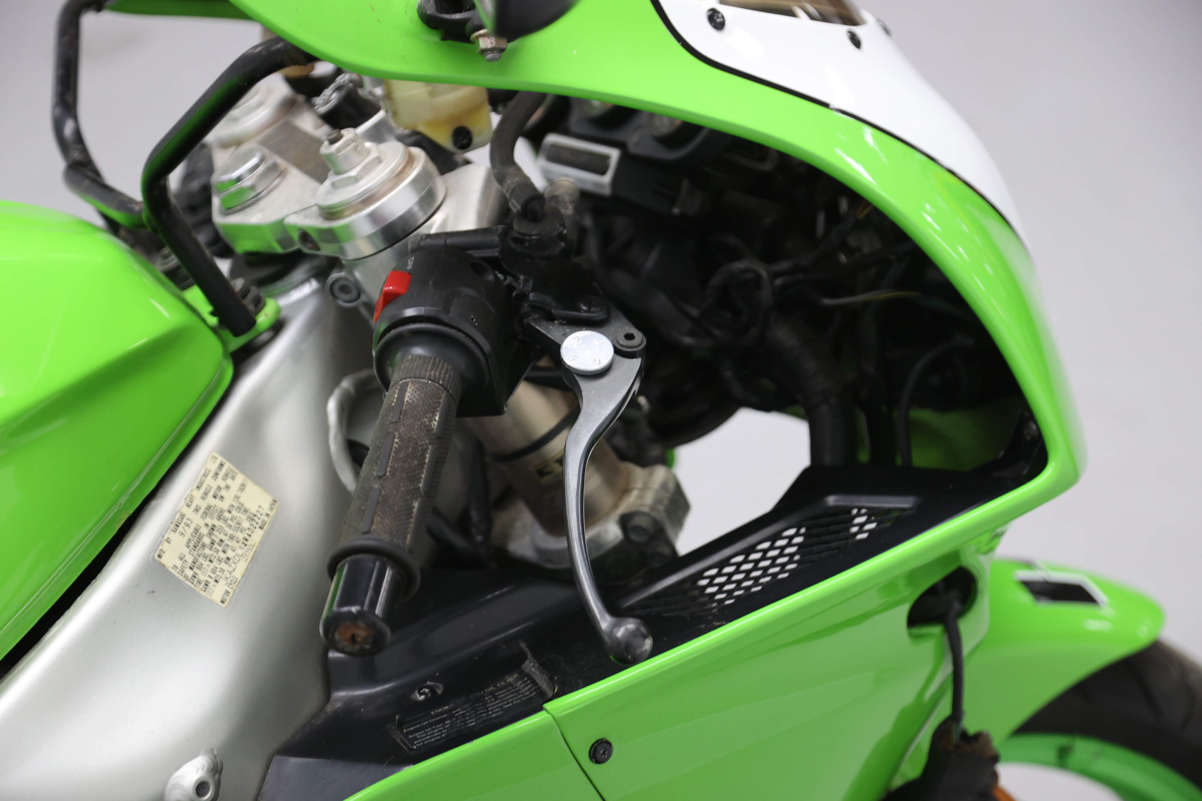 Lot 241 - 1994 Kawasaki ZXR750 L