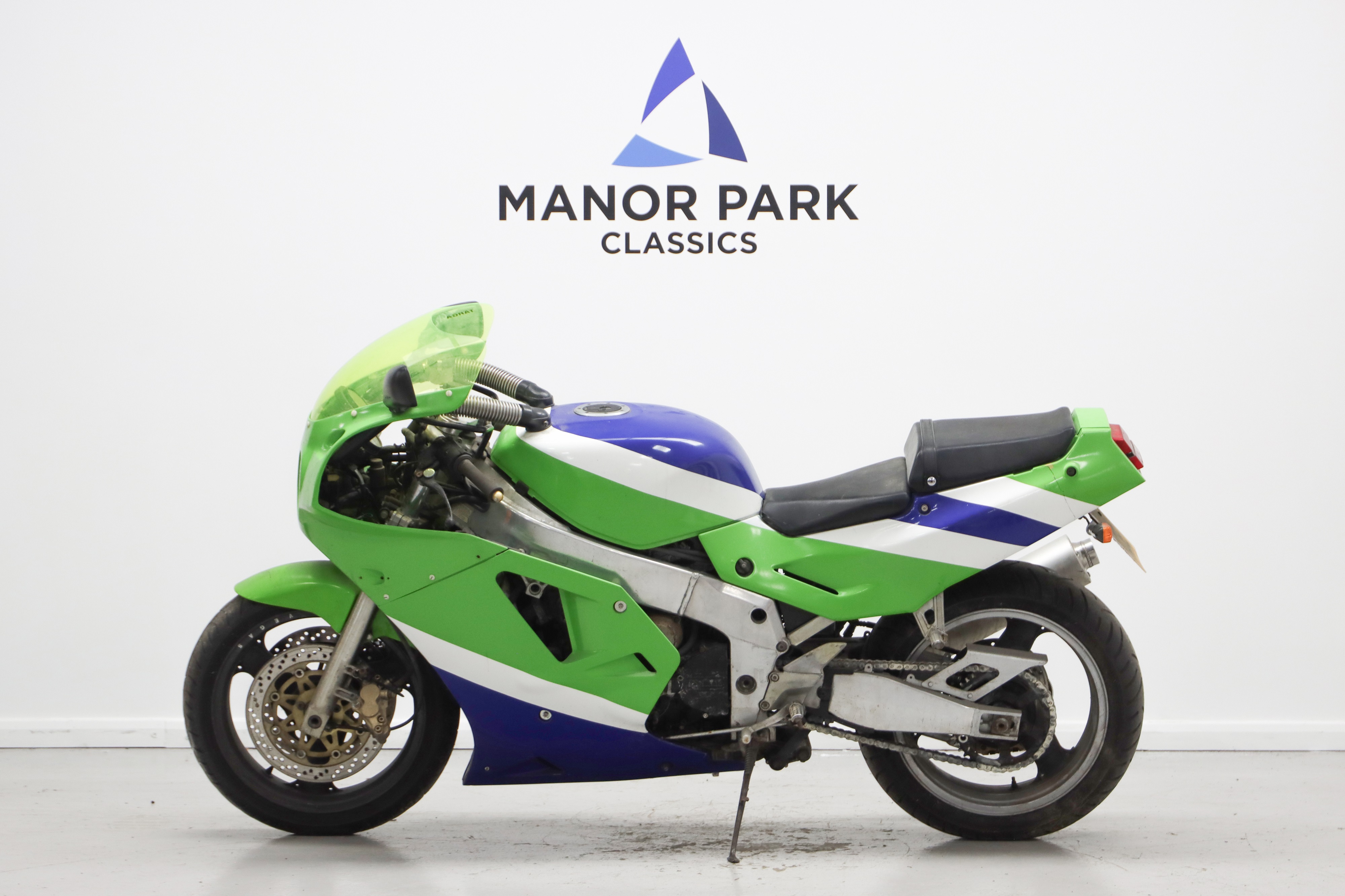 Lot 229 - 1990 Kawasaki ZXR750