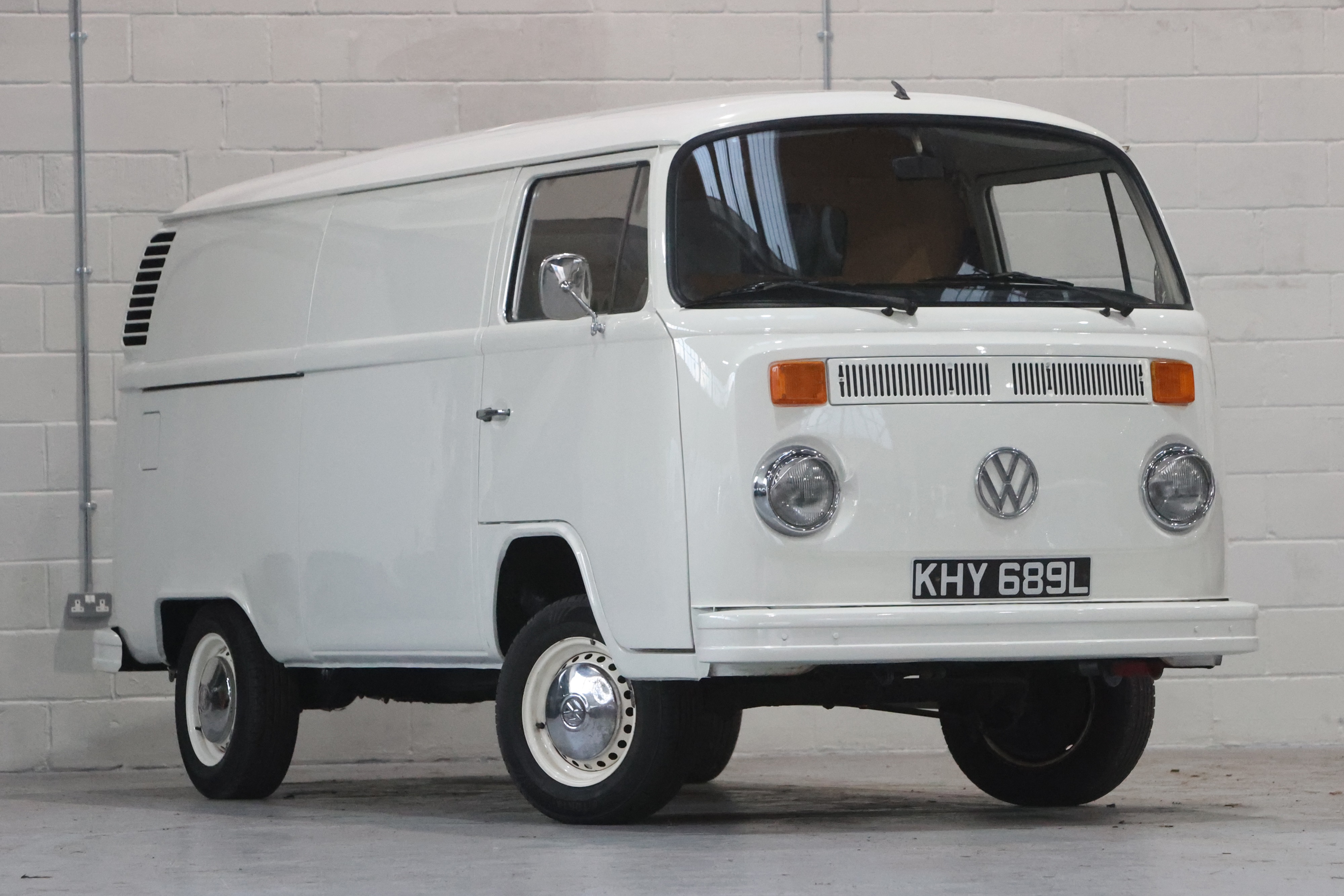 Lot 274 - 1973 Volkswagen Type 2 Delivery Van