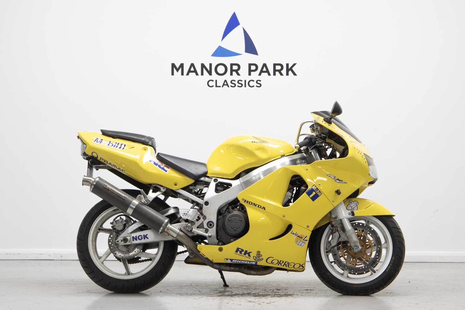 Lot 125 - 1998 Honda CBR900RR Fireblade