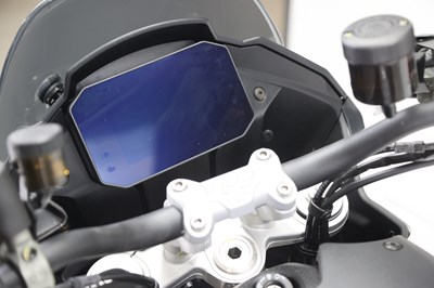 Lot 43 - 2023 Moto Guzzi V100 Mandello