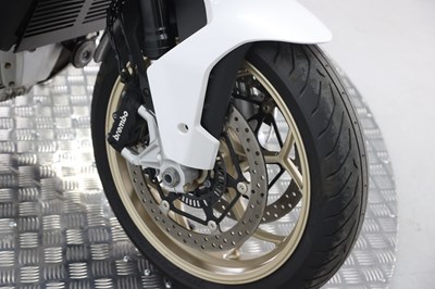 Lot 43 - 2023 Moto Guzzi V100 Mandello