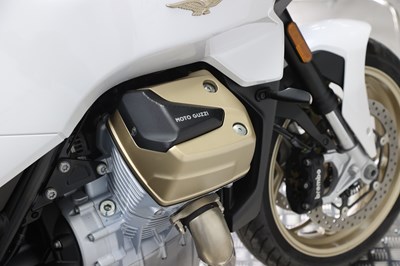 Lot 43 - 2023 Moto Guzzi V100 Mandello