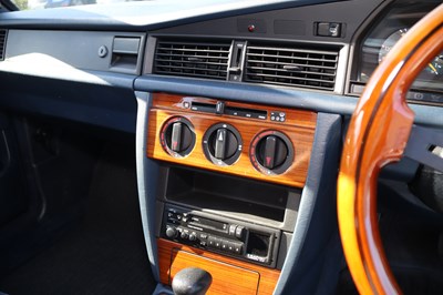 Lot 299 - 1992 Mercedes-Benz 190 E 2.0