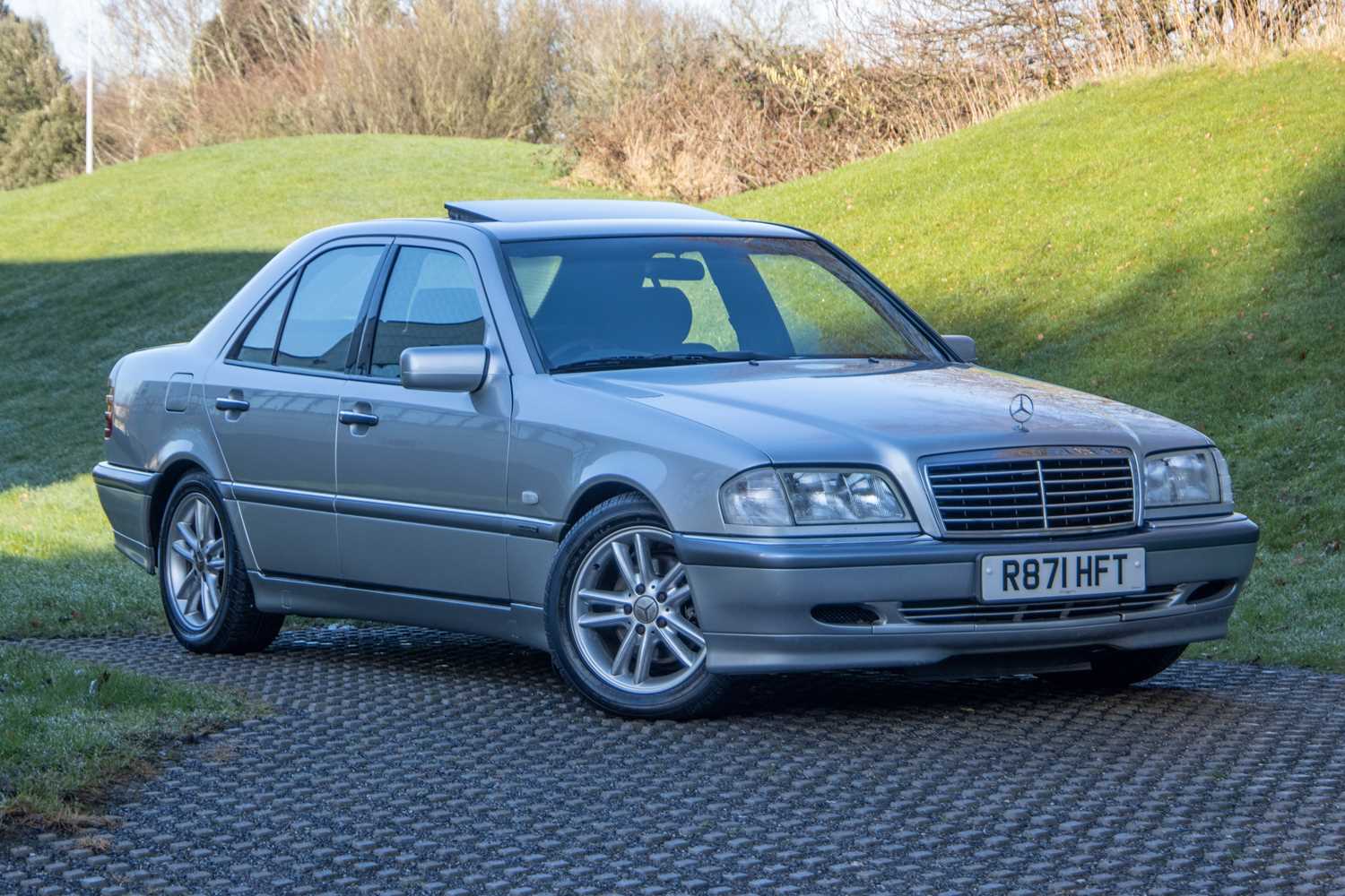 Lot 19 - 1997 Mercedes-Benz C250 Elegance TD