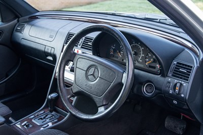 Lot 19 - 1997 Mercedes-Benz C250 Elegance TD