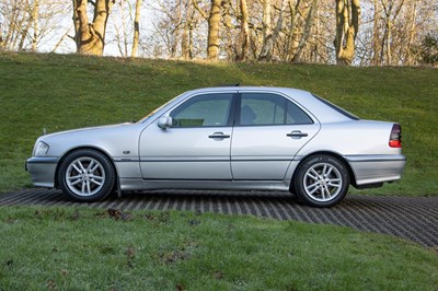 Lot 19 - 1997 Mercedes-Benz C250 Elegance TD