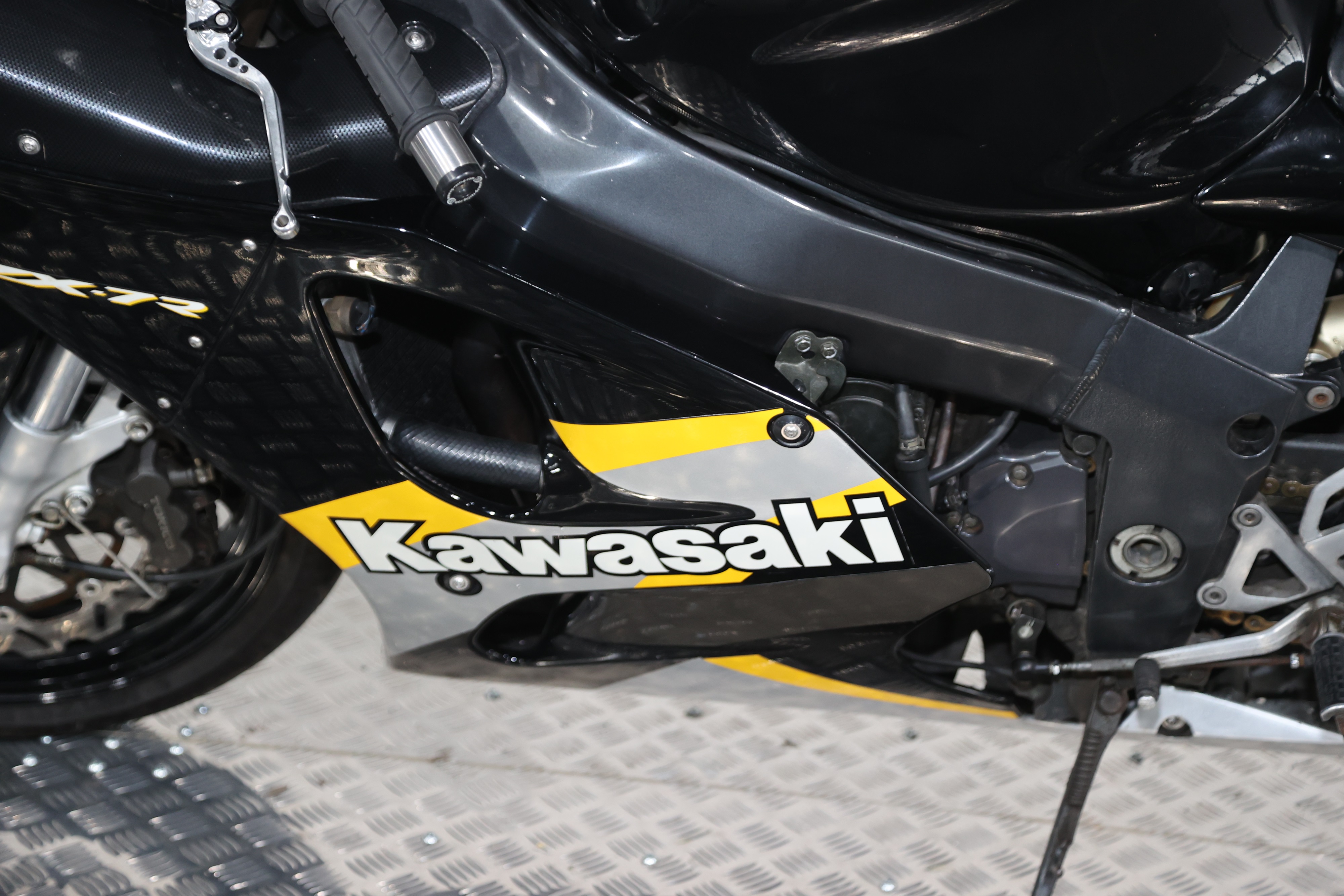 Lot 86 - 2001 Kawasaki ZX-7R Ninja