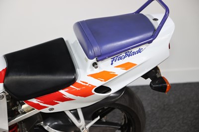 Lot 39 - 1992 Honda CBR900RR Fireblade