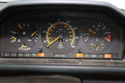Lot 242 - 1990 Mercedes-Benz 300 TE 4-Matic