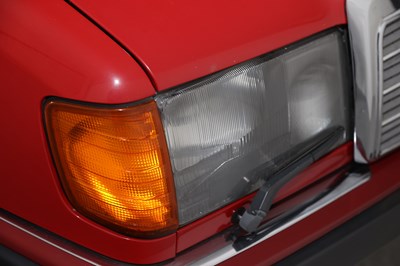 Lot 242 - 1990 Mercedes-Benz 300 TE 4-Matic