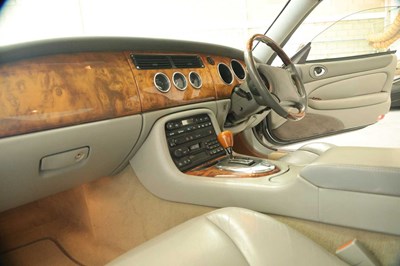 Lot 2000 Jaguar XK8 Coupe
