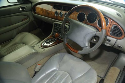 Lot 2000 Jaguar XK8 Coupe