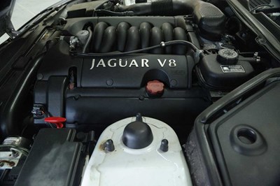 Lot 2000 Jaguar XK8 Coupe