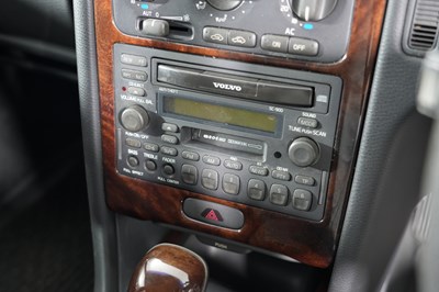 Lot 1998 Volvo V70 R