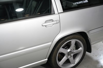 Lot 1998 Volvo V70 R