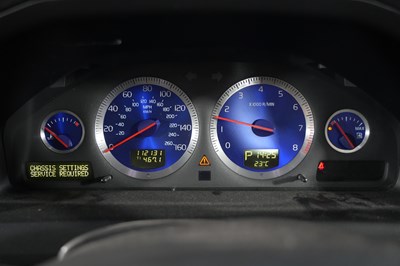 Lot 2003 Volvo V70 R