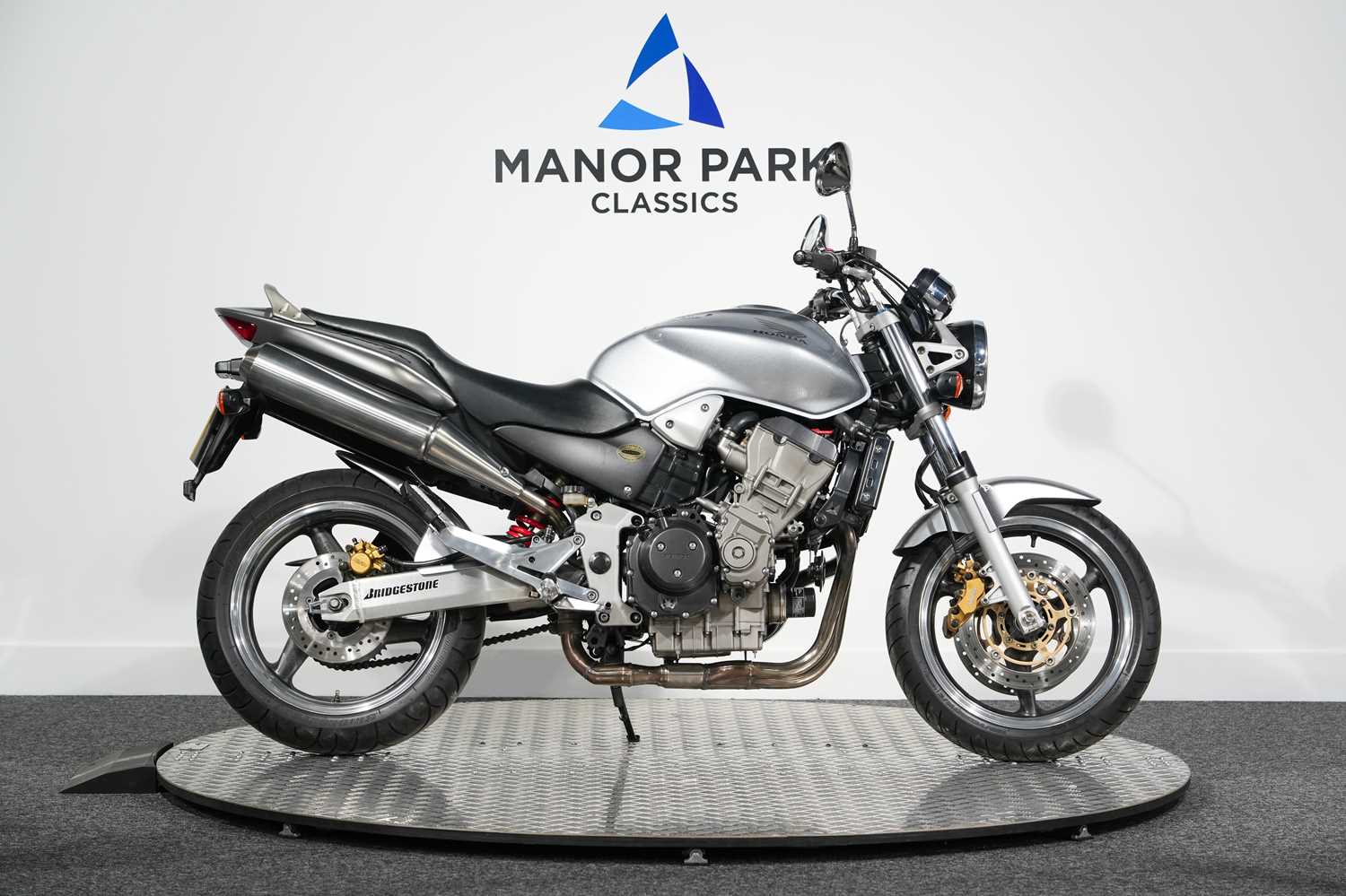 Lot 2005 Honda CB900F Hornet