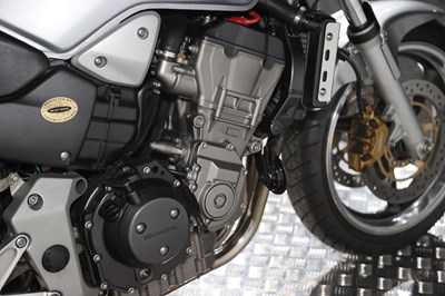 Lot 2005 Honda CB900F Hornet
