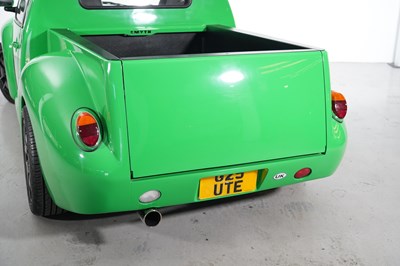Lot 2025 Smyth Beetle Ute