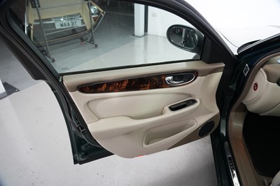 Lot 2003 Jaguar XJR 4.2