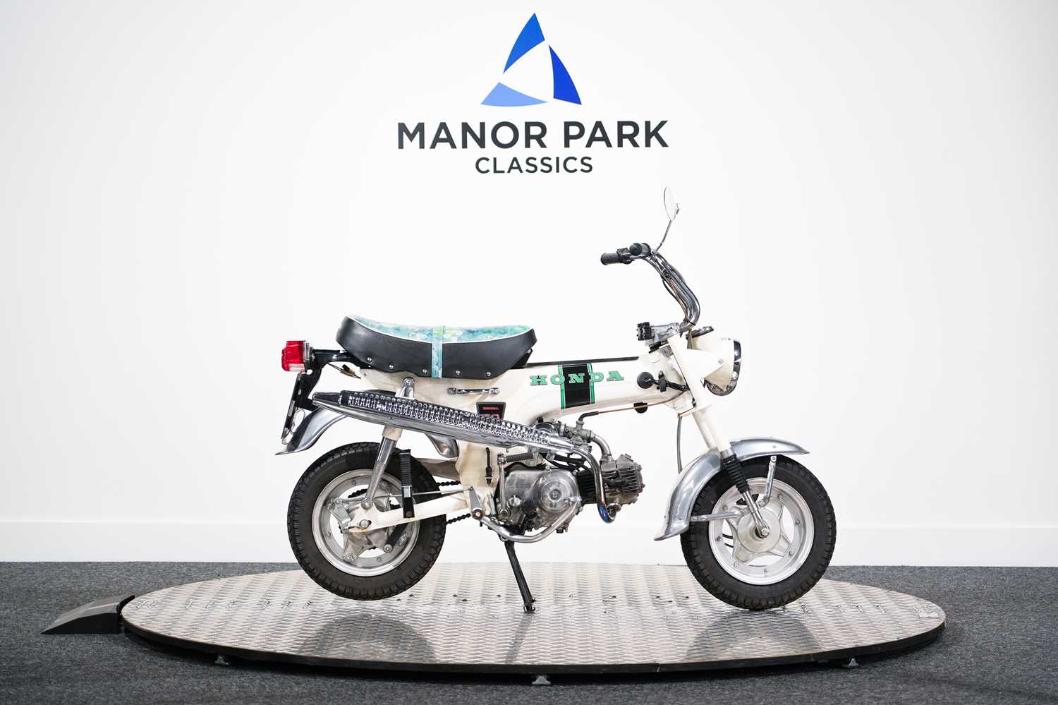 194 - 1975 Honda ST70 Lady Dax