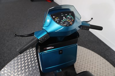 Lot 1987 Vespa 125