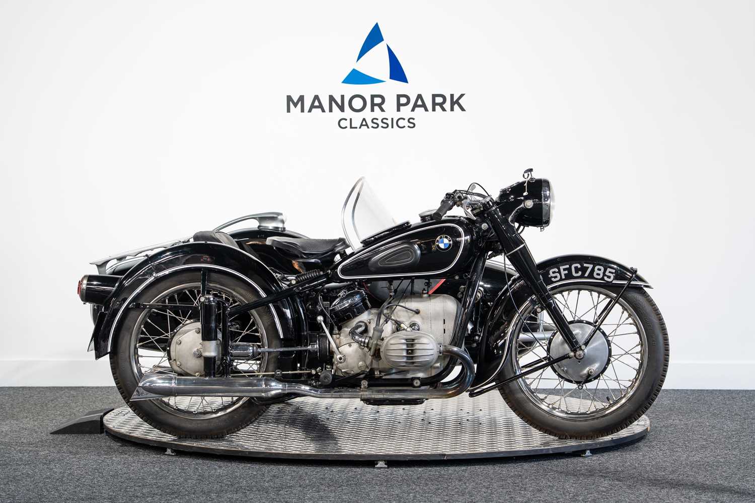 152 - 1951 BMW R67 Combination