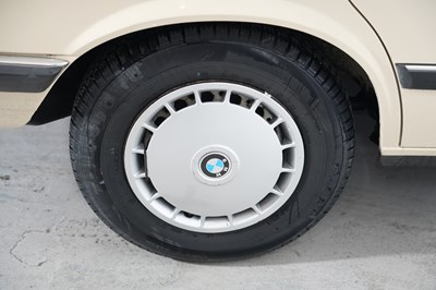 Lot 1982 BMW 520i (E28)
