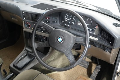 Lot 1982 BMW 520i (E28)