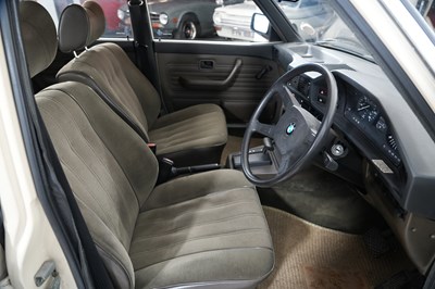 Lot 1982 BMW 520i (E28)