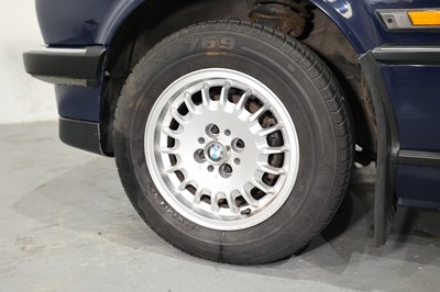 Lot 1990 BMW 320i Convertible