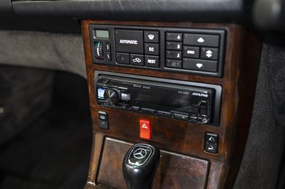 Lot 1995 Mercedes Benz R129 SL320