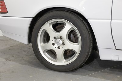 Lot 1995 Mercedes Benz R129 SL320