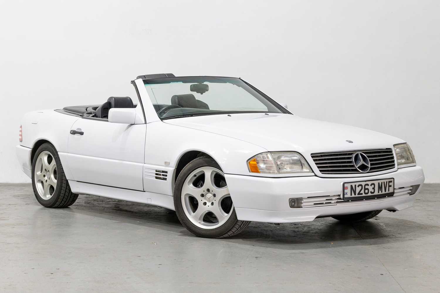 Lot 150 - 1995 Mercedes Benz R129 SL320