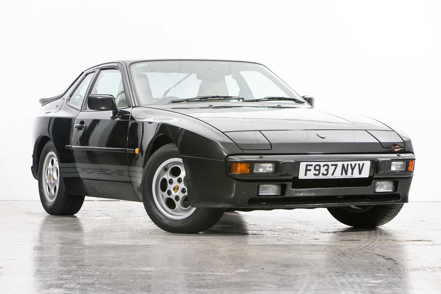 270 - 1988 Porsche 944 S
