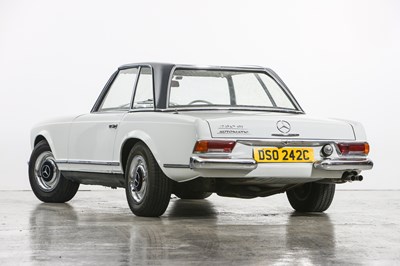 Lot 1965 Mercedes-Benz 230 SL