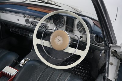 Lot 1965 Mercedes-Benz 230 SL