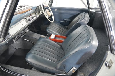 Lot 1965 Mercedes-Benz 230 SL