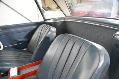 Lot 1965 Mercedes-Benz 230 SL