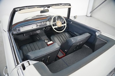 Lot 1965 Mercedes-Benz 230 SL