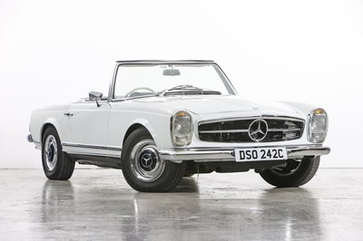 Lot 1965 Mercedes-Benz 230 SL