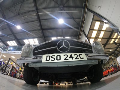 Lot 1965 Mercedes-Benz 230 SL