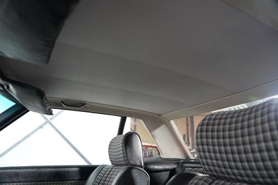 Lot 284 - 1984 Mercedes-Benz 280 SL