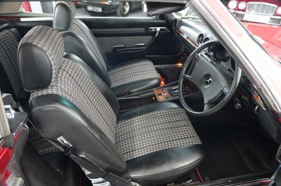 Lot 284 - 1984 Mercedes-Benz 280 SL