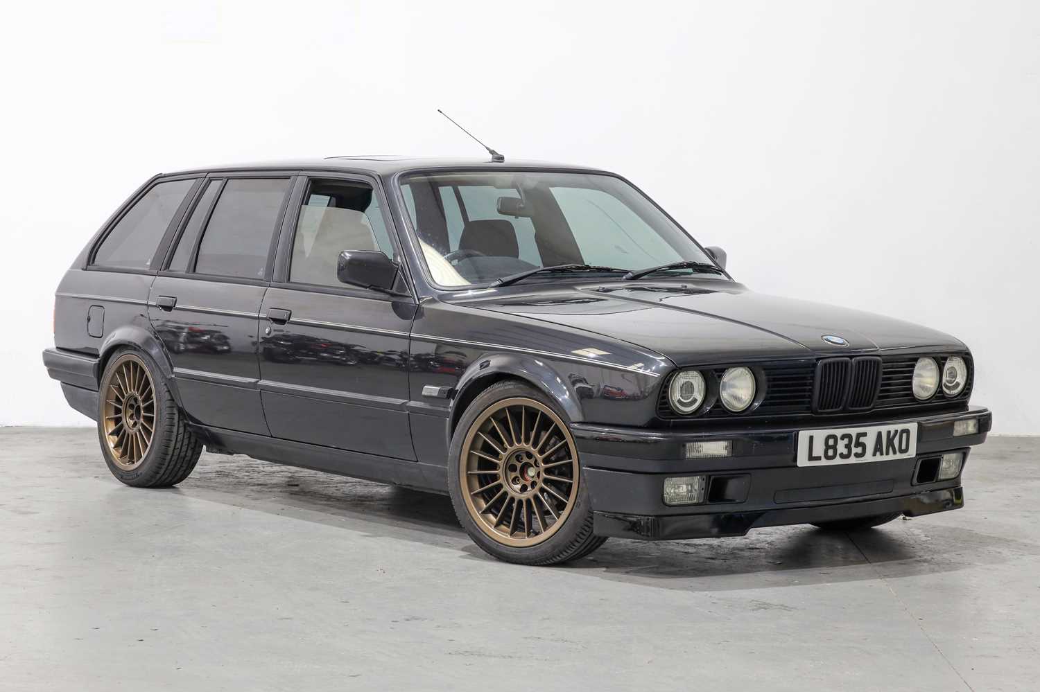 Lot 159 - 1993 BMW 318 Lux Touring