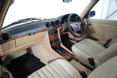 Lot 1979 Mercedes-Benz 280 SLC